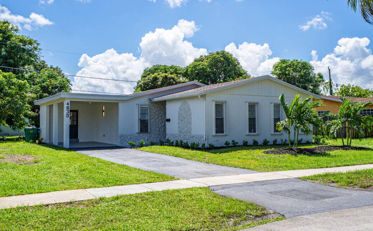 4830 NW 18th Street, Lauderhill, FL 33313 1