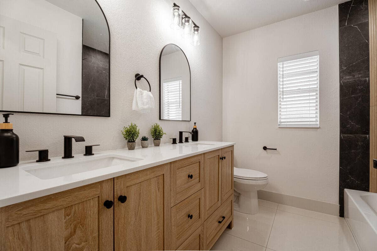 4830 NW 18th Street, Lauderhill, FL 33313 14