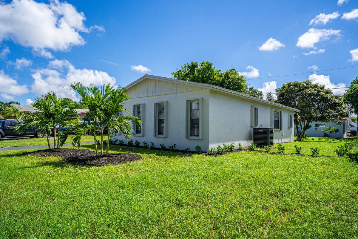 4830 NW 18th Street, Lauderhill, FL 33313 22