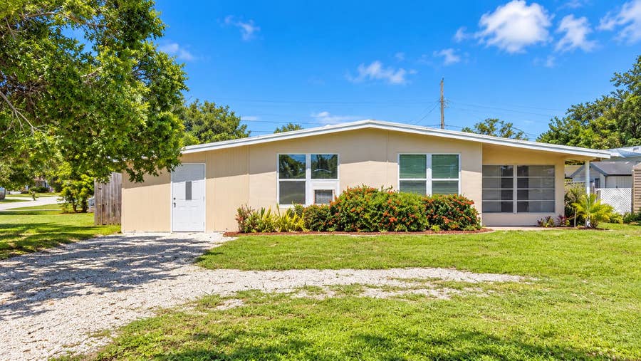 Property photo for 104 21st Street SE, Vero Beach, FL