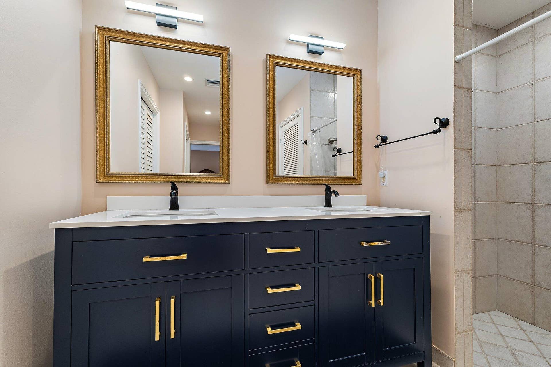 324 Sandal Lane, Palm Beach Shores, FL 33404 Primary Bath