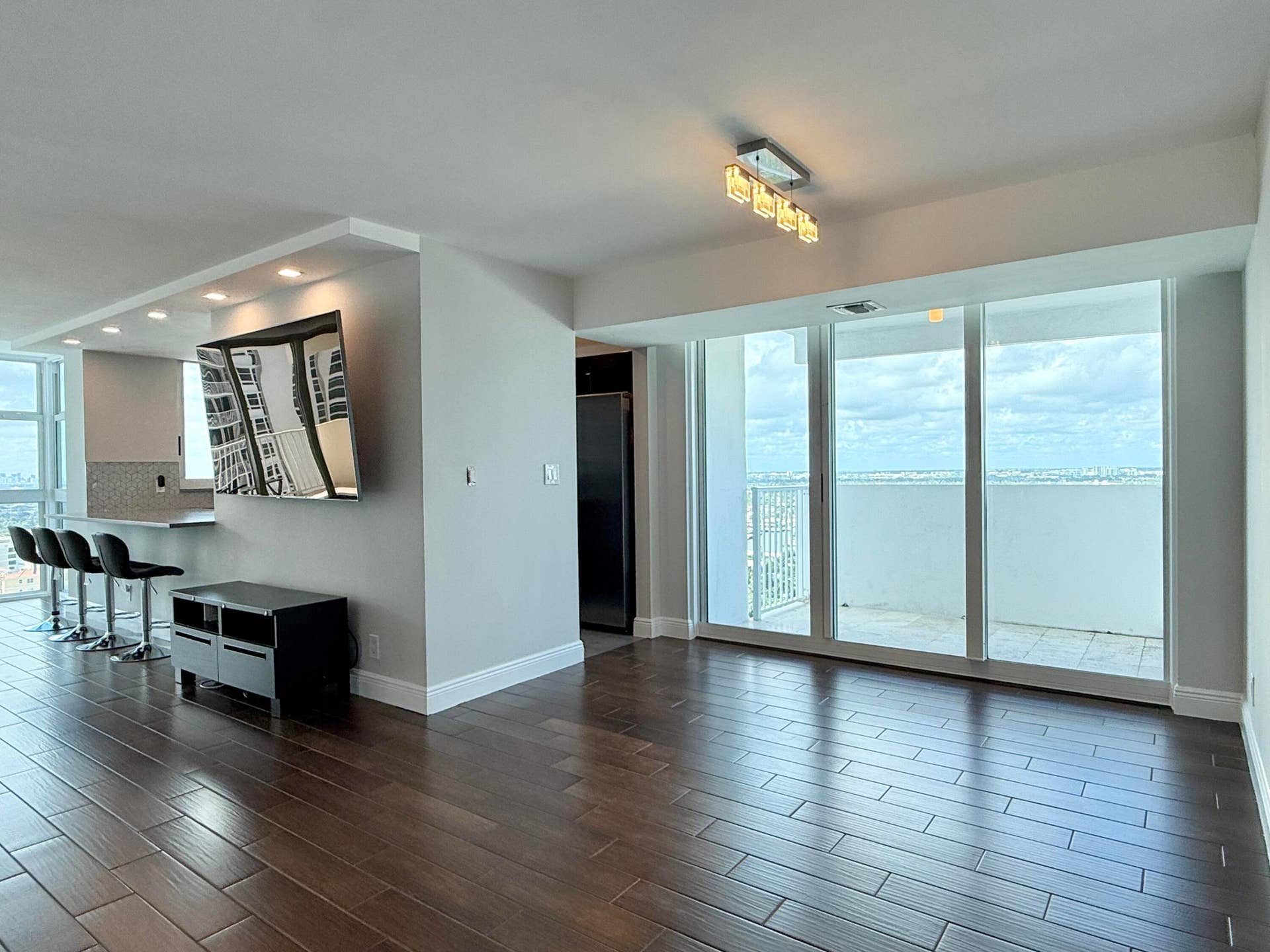 Dining area with balcony access