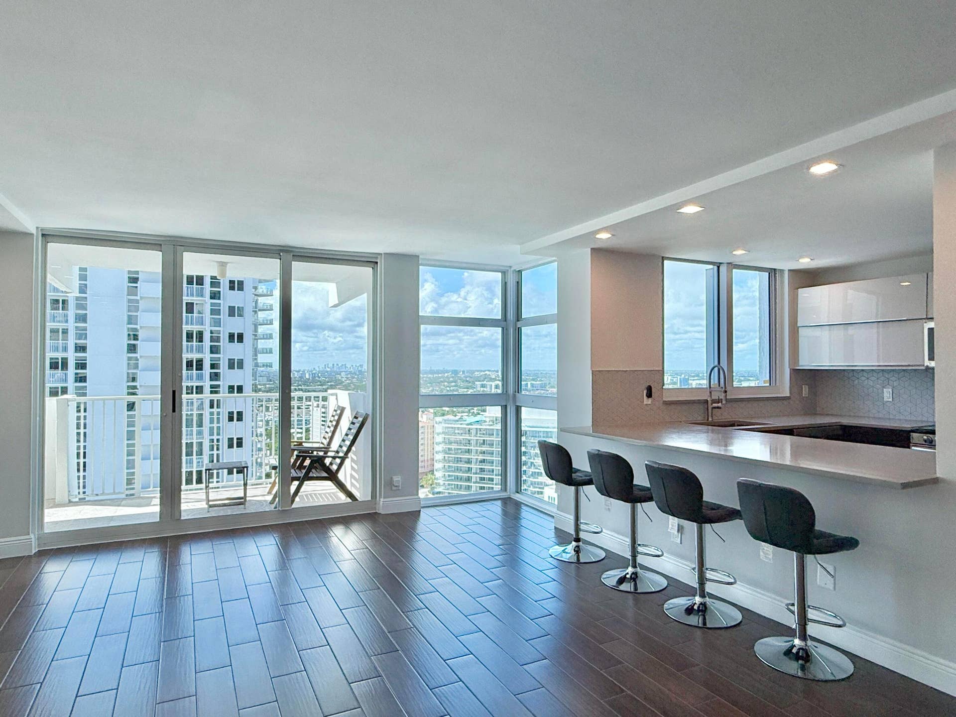 Living with panoramic views
