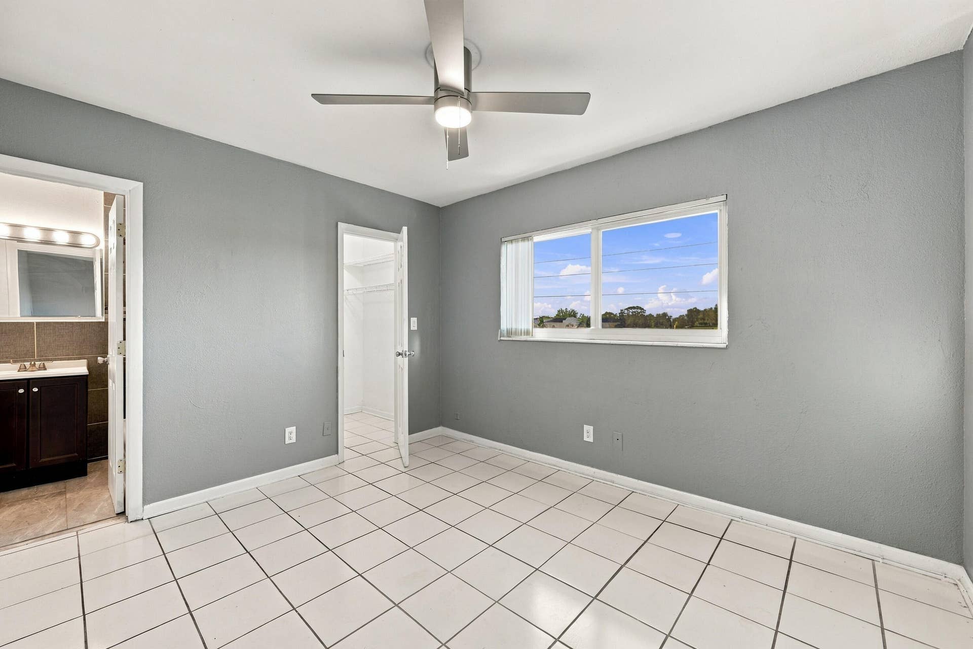 10_bedroom