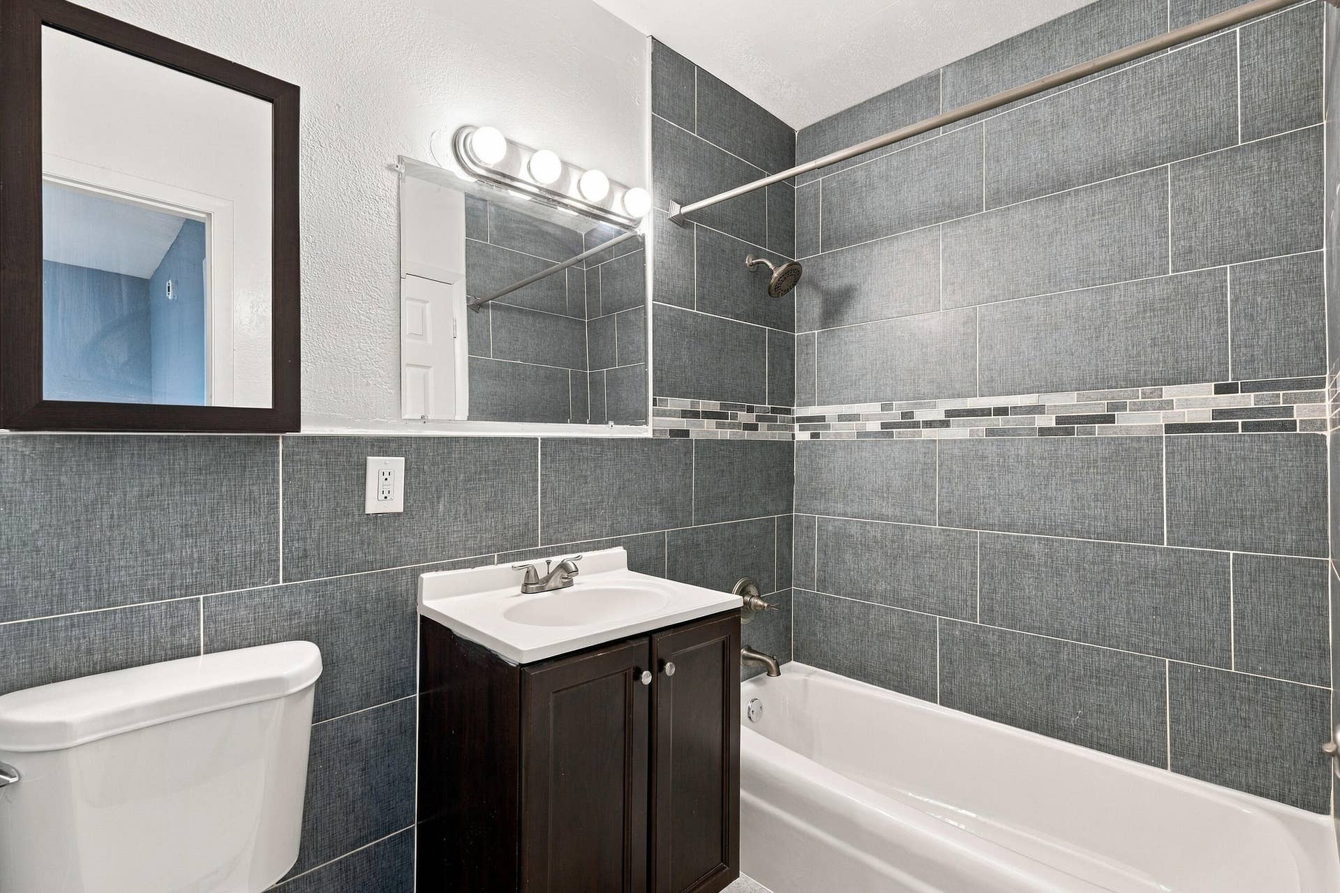 12_bathroom