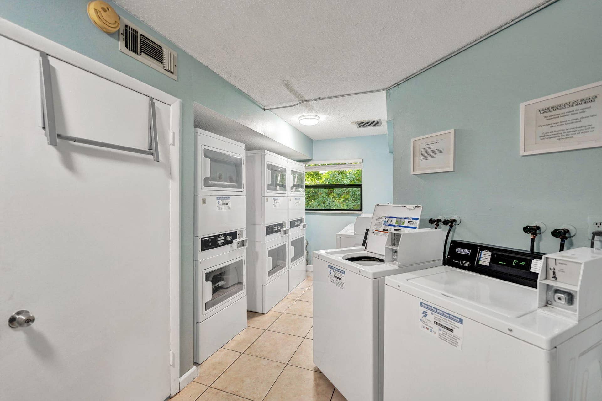 1901 N Andrews Avenue, #Apt 214, Wilton Manors, FL 33311 Laundry