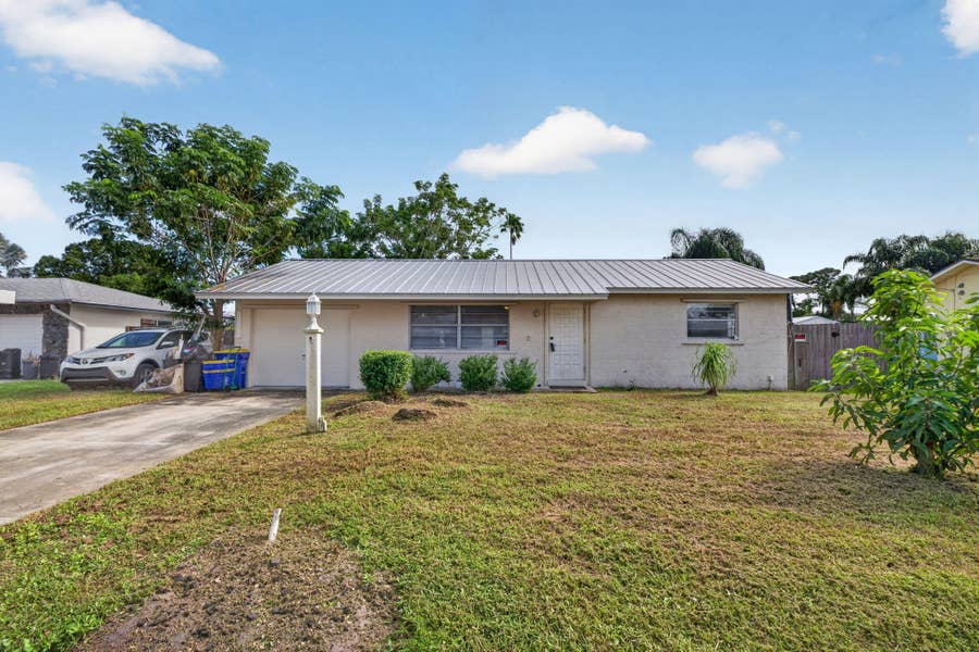 Property photo for 1860 SE Madison Street, Stuart, FL