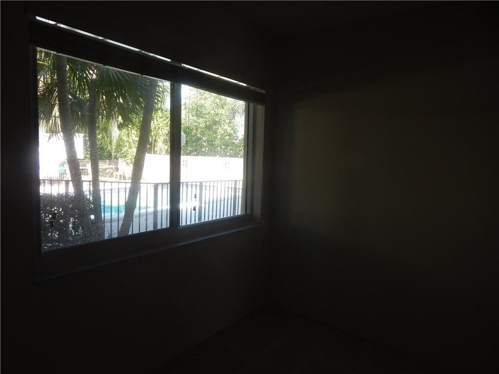 2110 NE 39th Street, #4-A, Fort Lauderdale, Fort Lauderdale, FL 33308 nice pool view