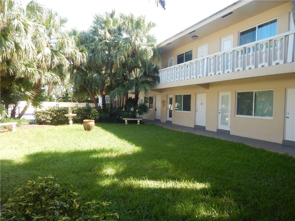 2110 NE 39th Street, #4-A, Fort Lauderdale, Fort Lauderdale, FL 33308 garden area