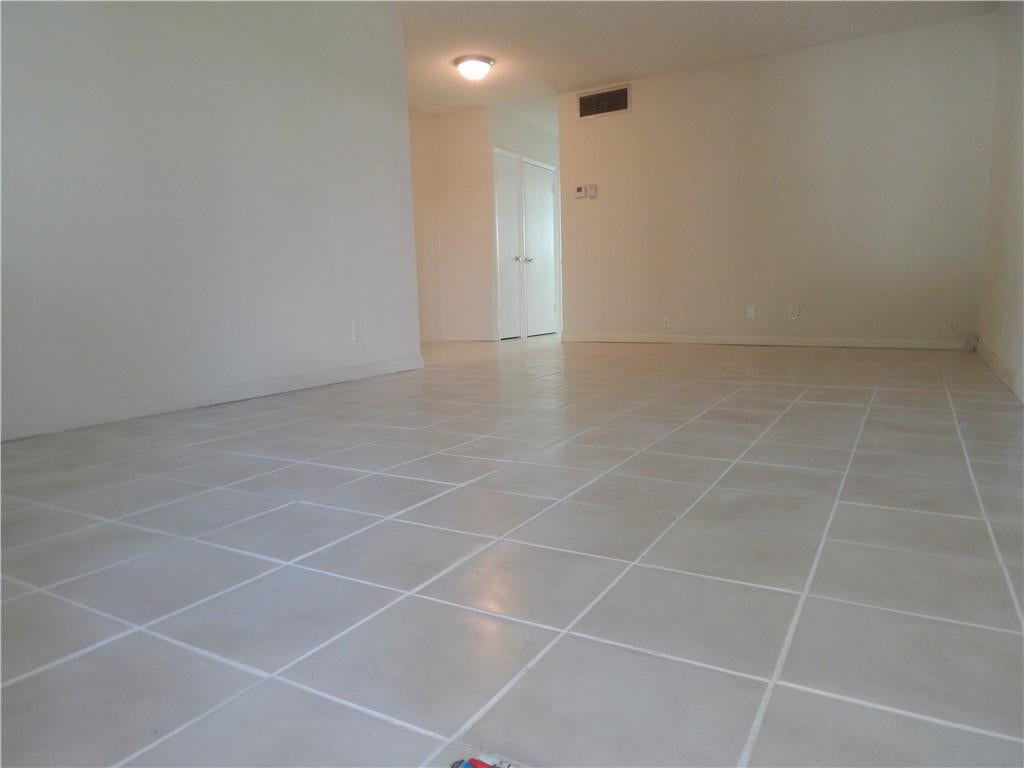 2110 NE 39th Street, #4-A, Fort Lauderdale, Fort Lauderdale, FL 33308 living room