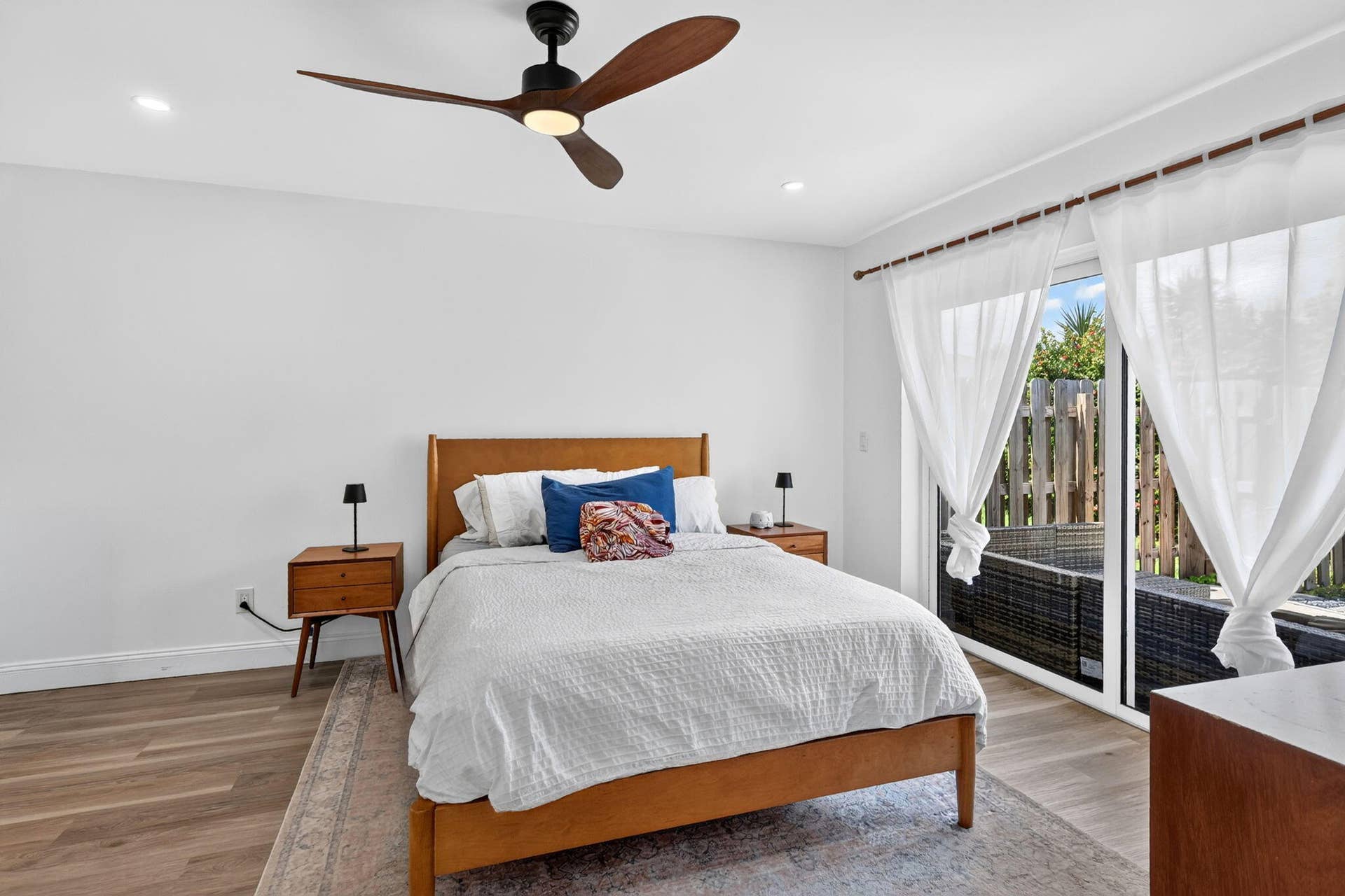 21-web-or-mls-5P1A3571