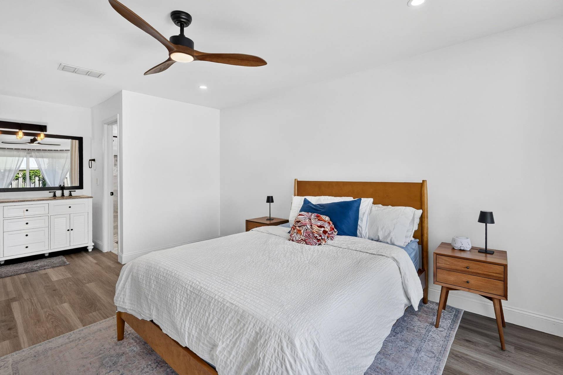 24-web-or-mls-5P1A3551