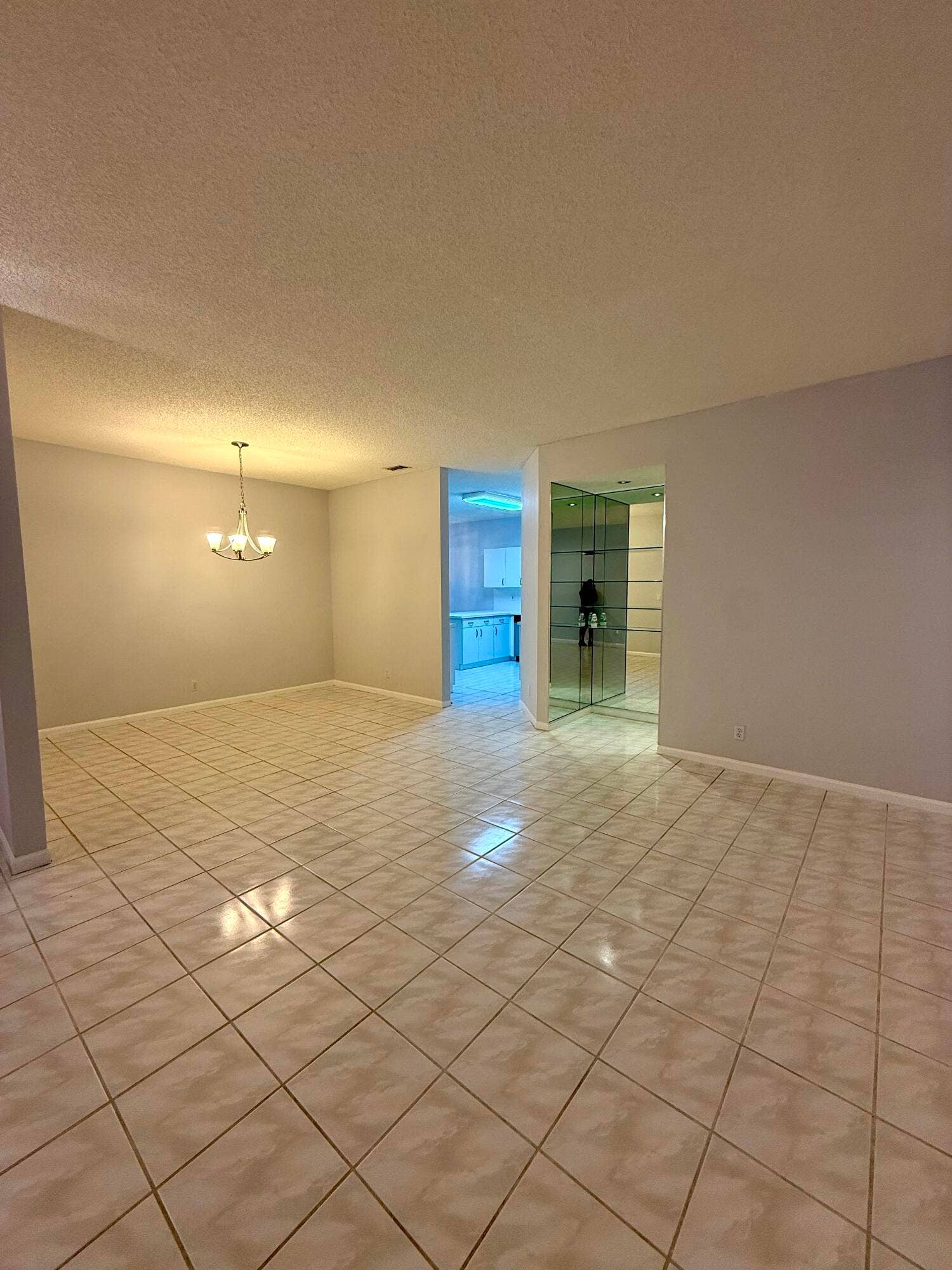 6769 Montego Bay Boulevard, Boca Raton, FL 33433 Living/dining room
