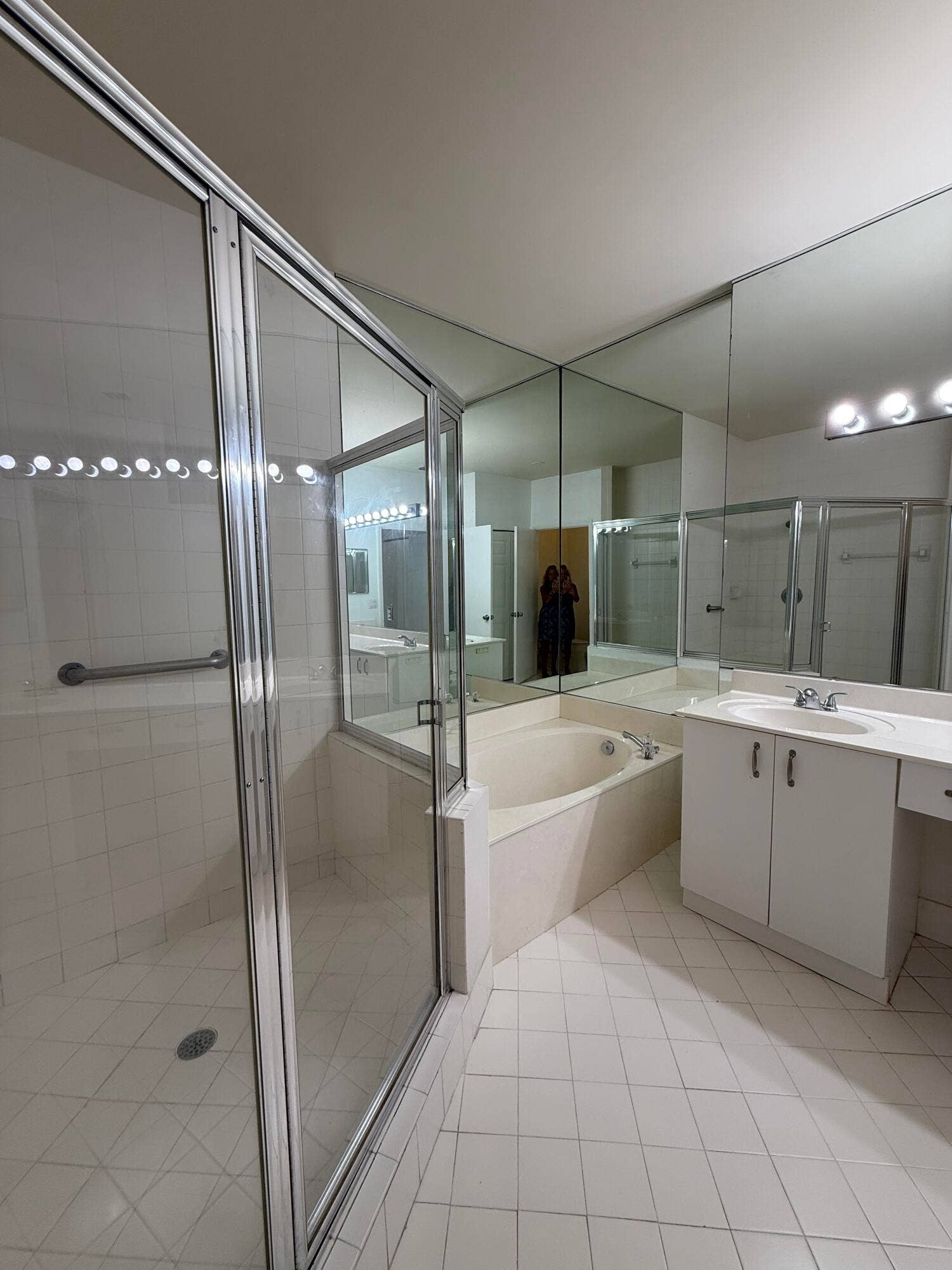 6769 Montego Bay Boulevard, Boca Raton, FL 33433 Primary bath