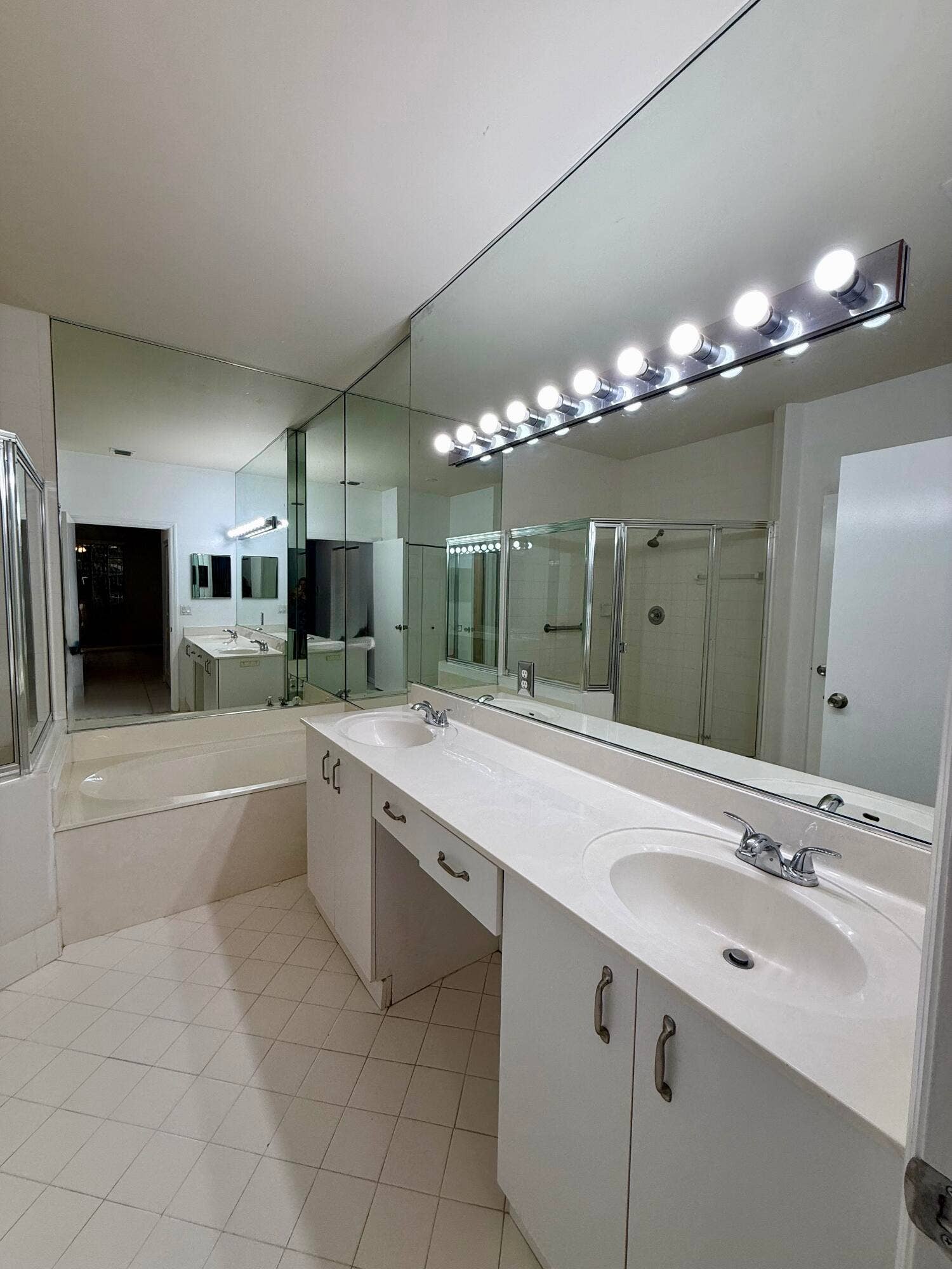 6769 Montego Bay Boulevard, Boca Raton, FL 33433 Primary bath
