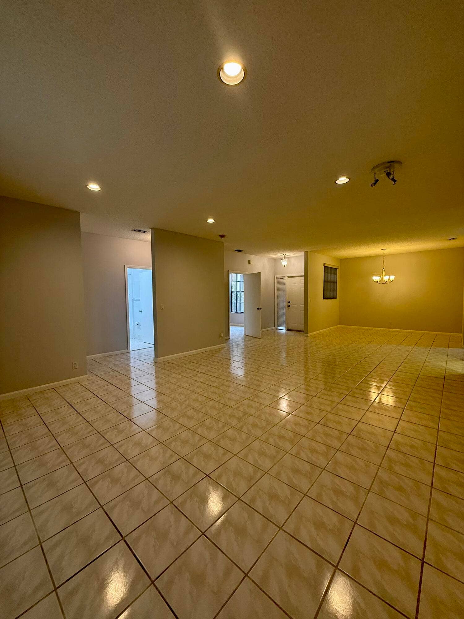 6769 Montego Bay Boulevard, Boca Raton, FL 33433 Living room