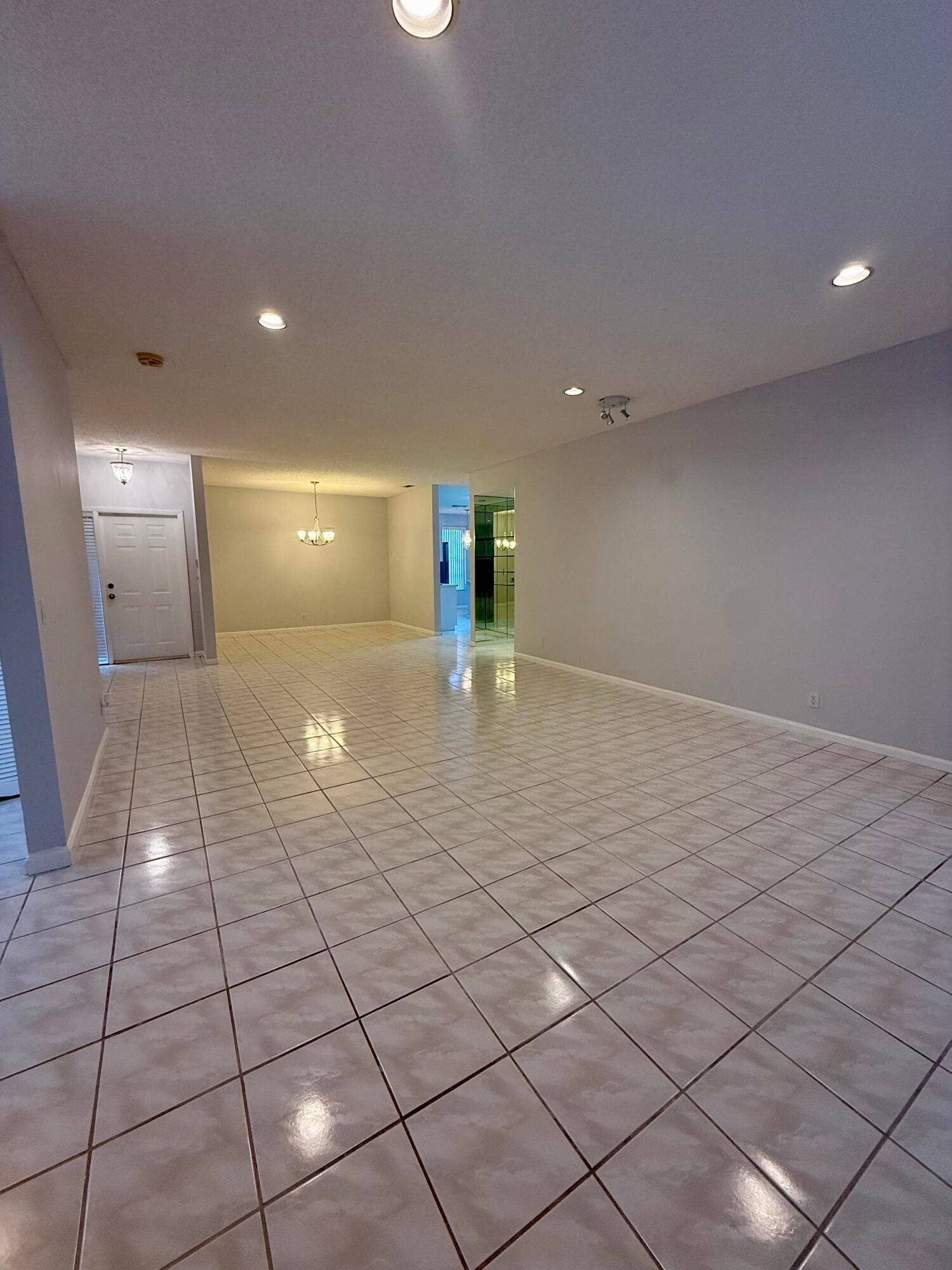 6769 Montego Bay Boulevard, Boca Raton, FL 33433 Living room