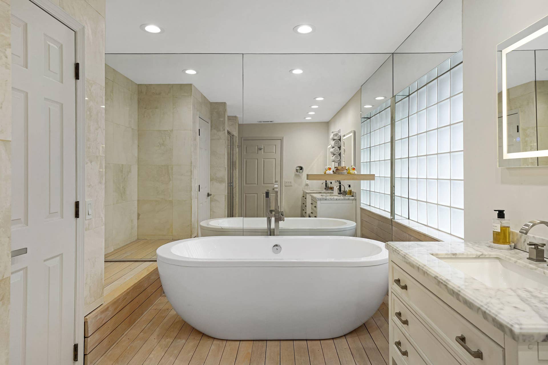 608 SW 17TH Street, Fort Lauderdale, FL 33315 DSC01220