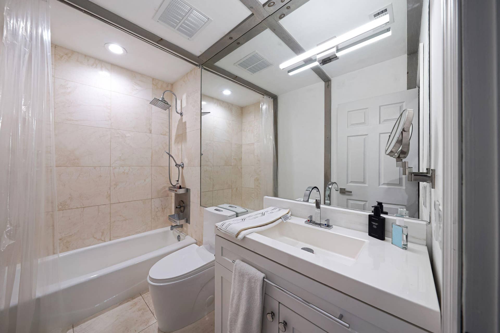 608 SW 17TH Street, Fort Lauderdale, FL 33315 DSC01368