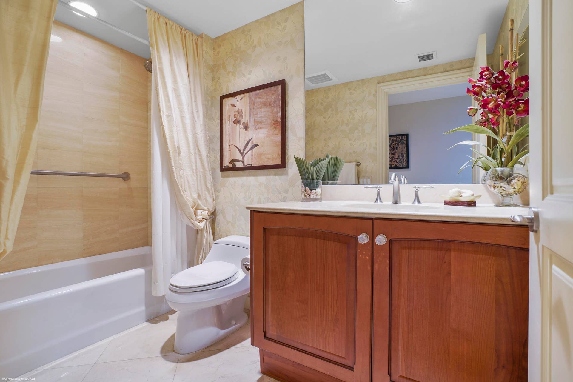 3800 N Ocean Dr 1751 044