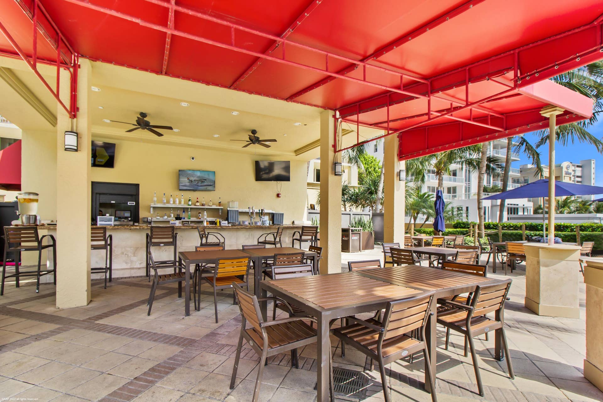 Marriott Singer Island Pool Bar & Restau