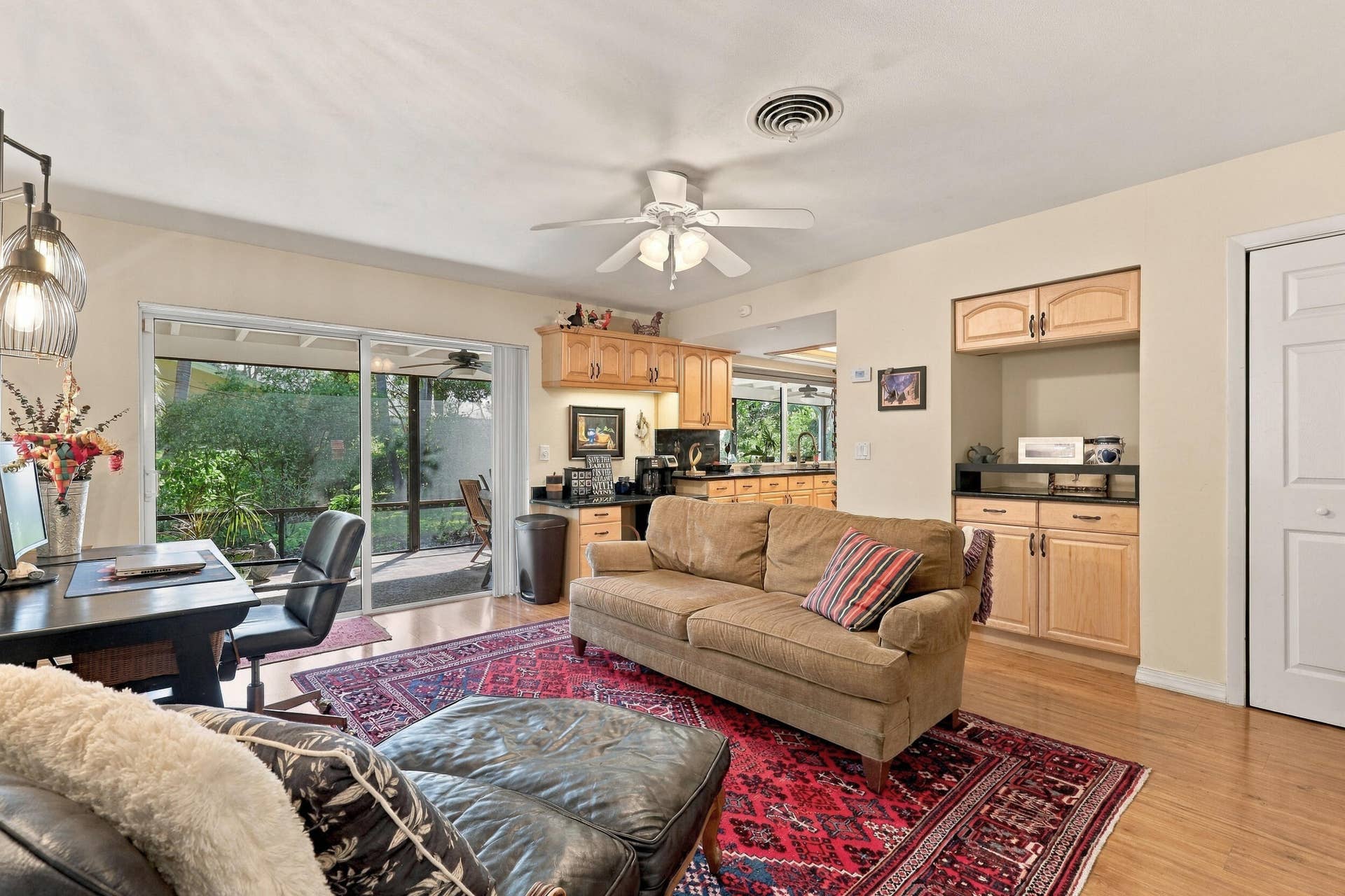 9714 Honeysuckle Ave