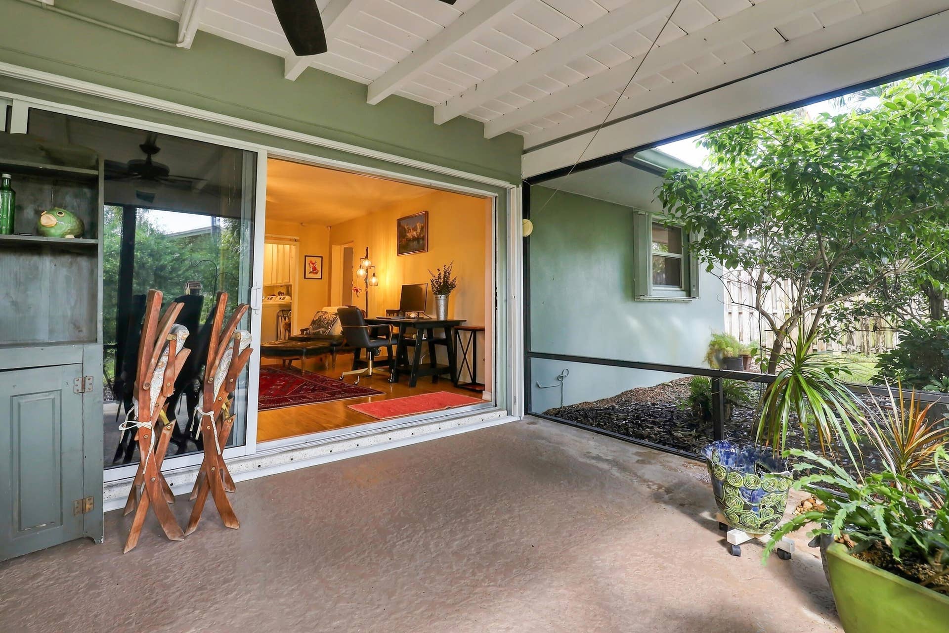 9714 Honeysuckle Ave