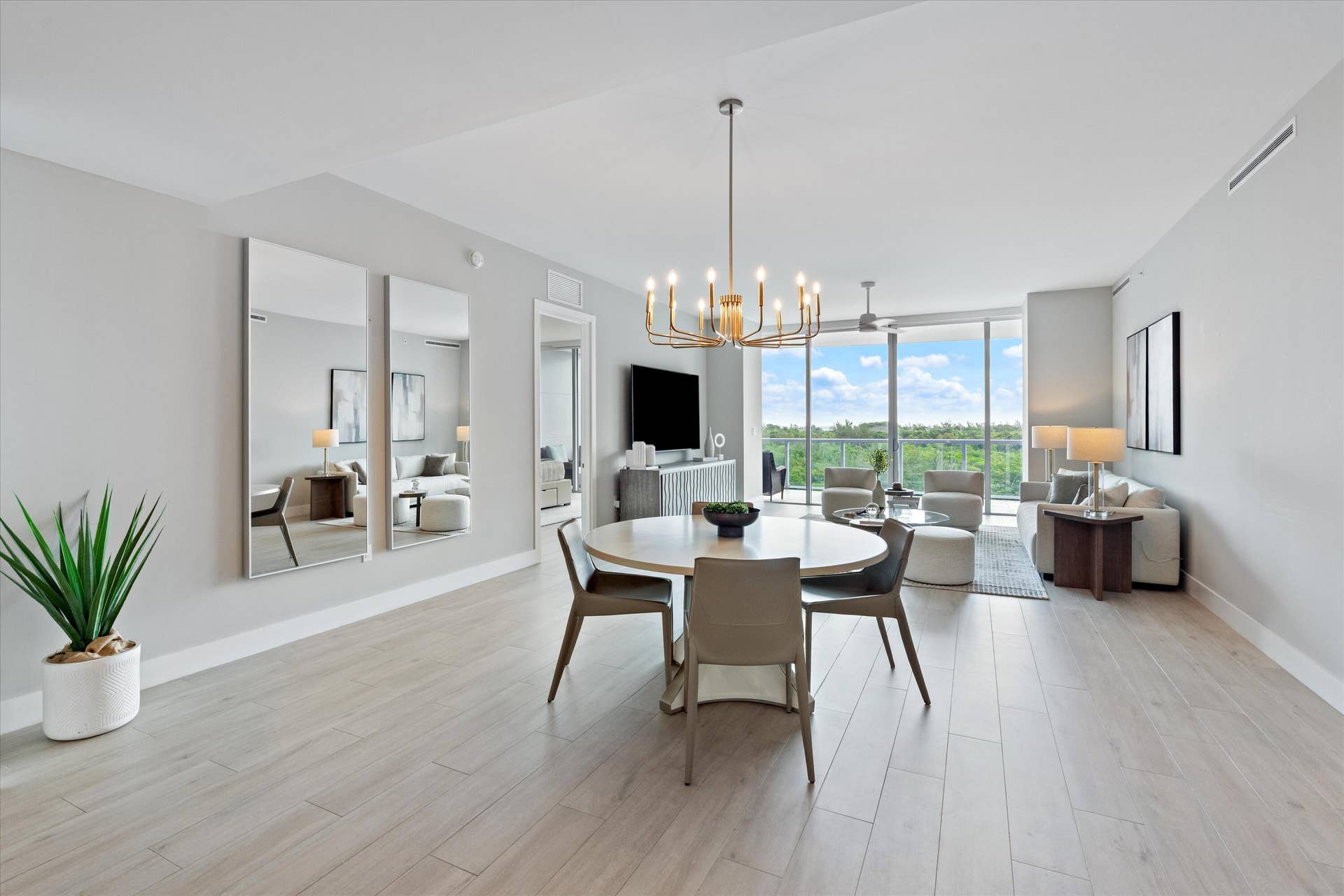 920 Intracoastal Drive, #702, Fort Lauderdale, FL 33304 Dining
