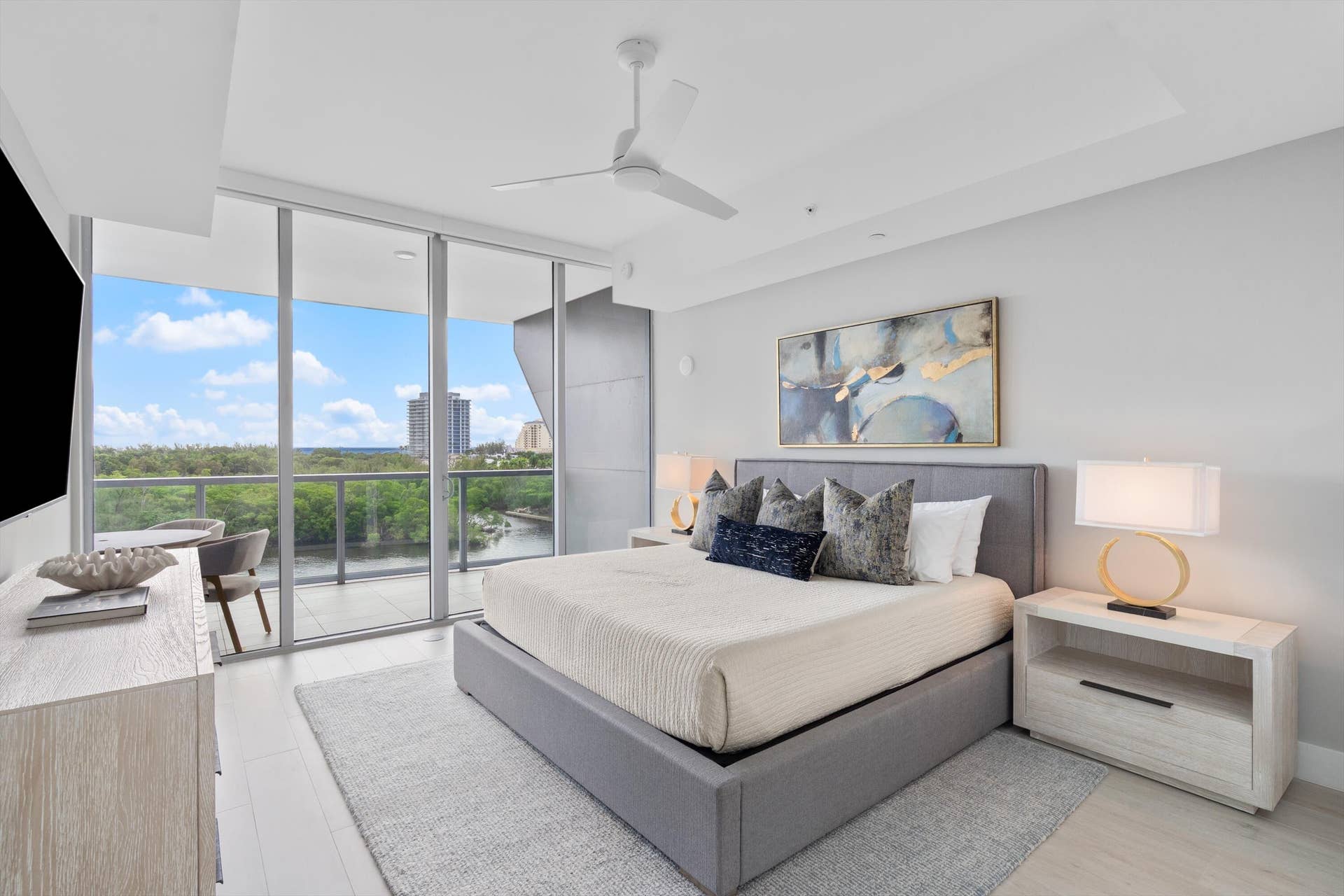 920 Intracoastal Drive, #702, Fort Lauderdale, FL 33304 Guest bedroom
