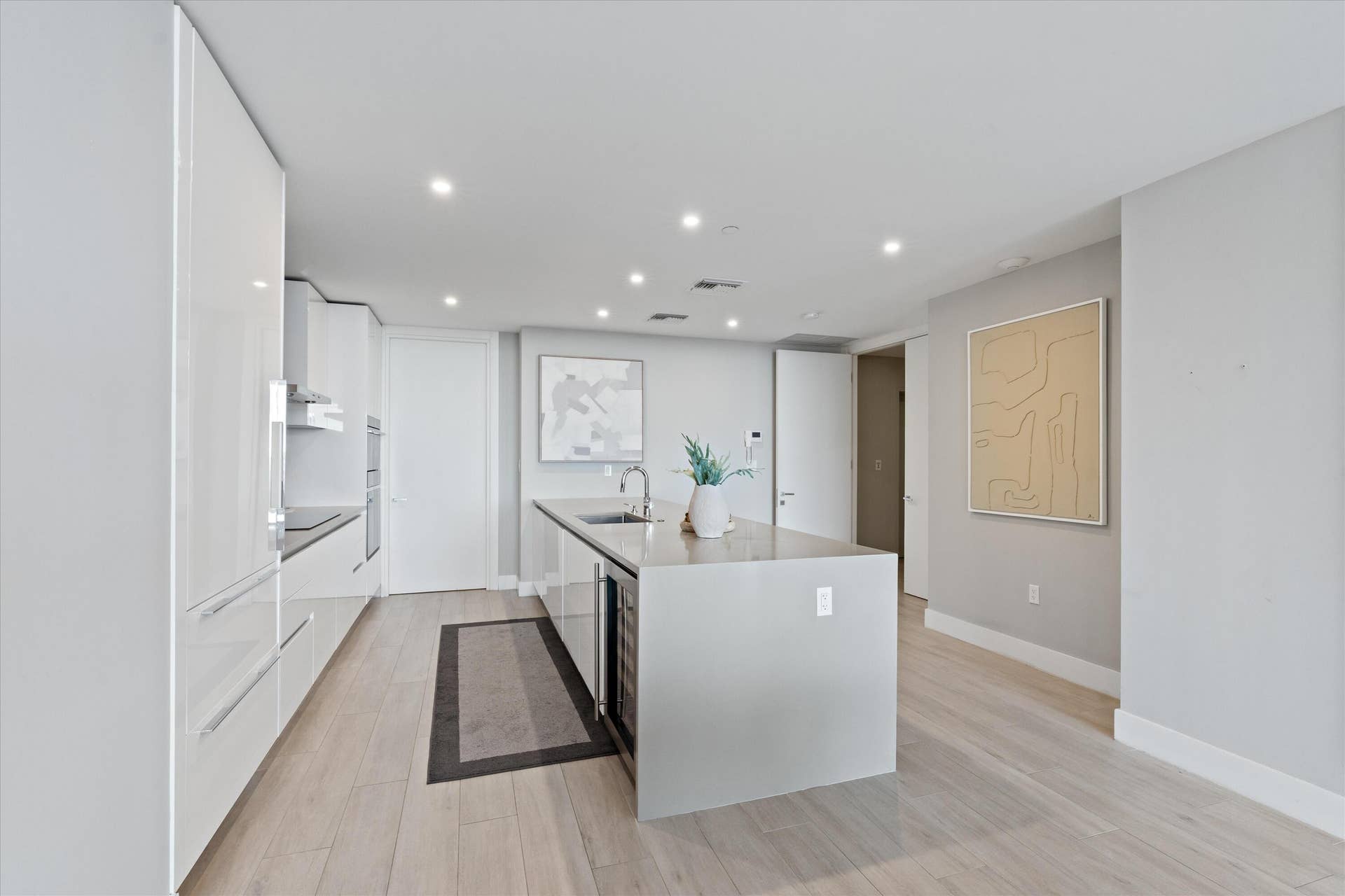 920 Intracoastal Drive, #702, Fort Lauderdale, FL 33304 Kitchen