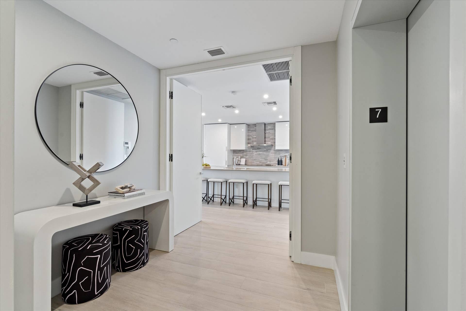 920 Intracoastal Drive, #702, Fort Lauderdale, FL 33304 Foyer/Semi-private elevator