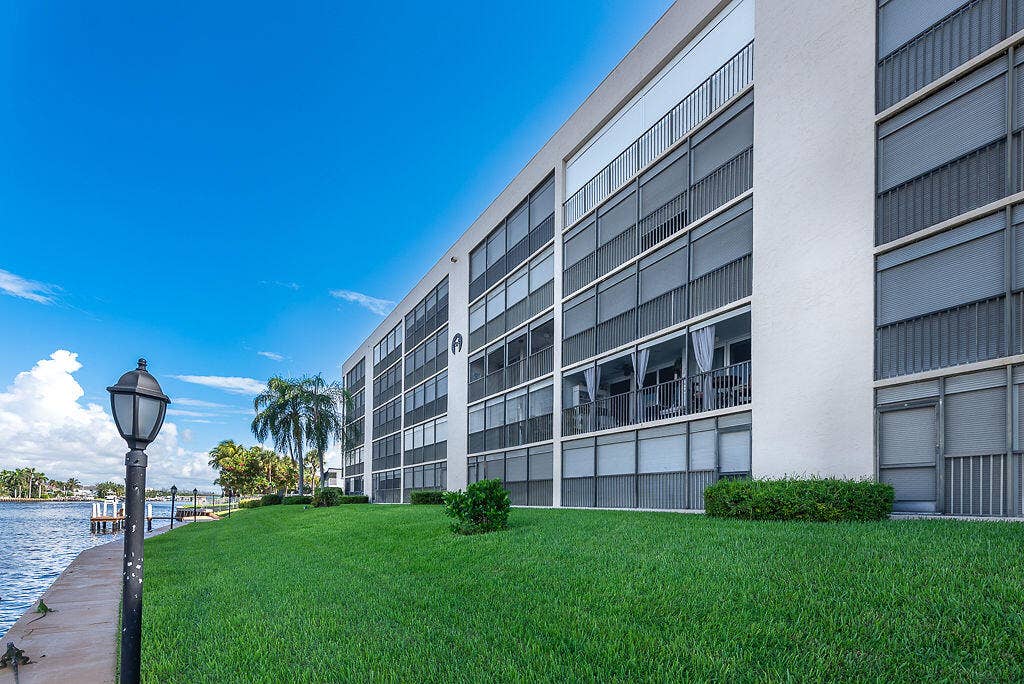 285SE19thAve#203.DeerfieldBeach-40
