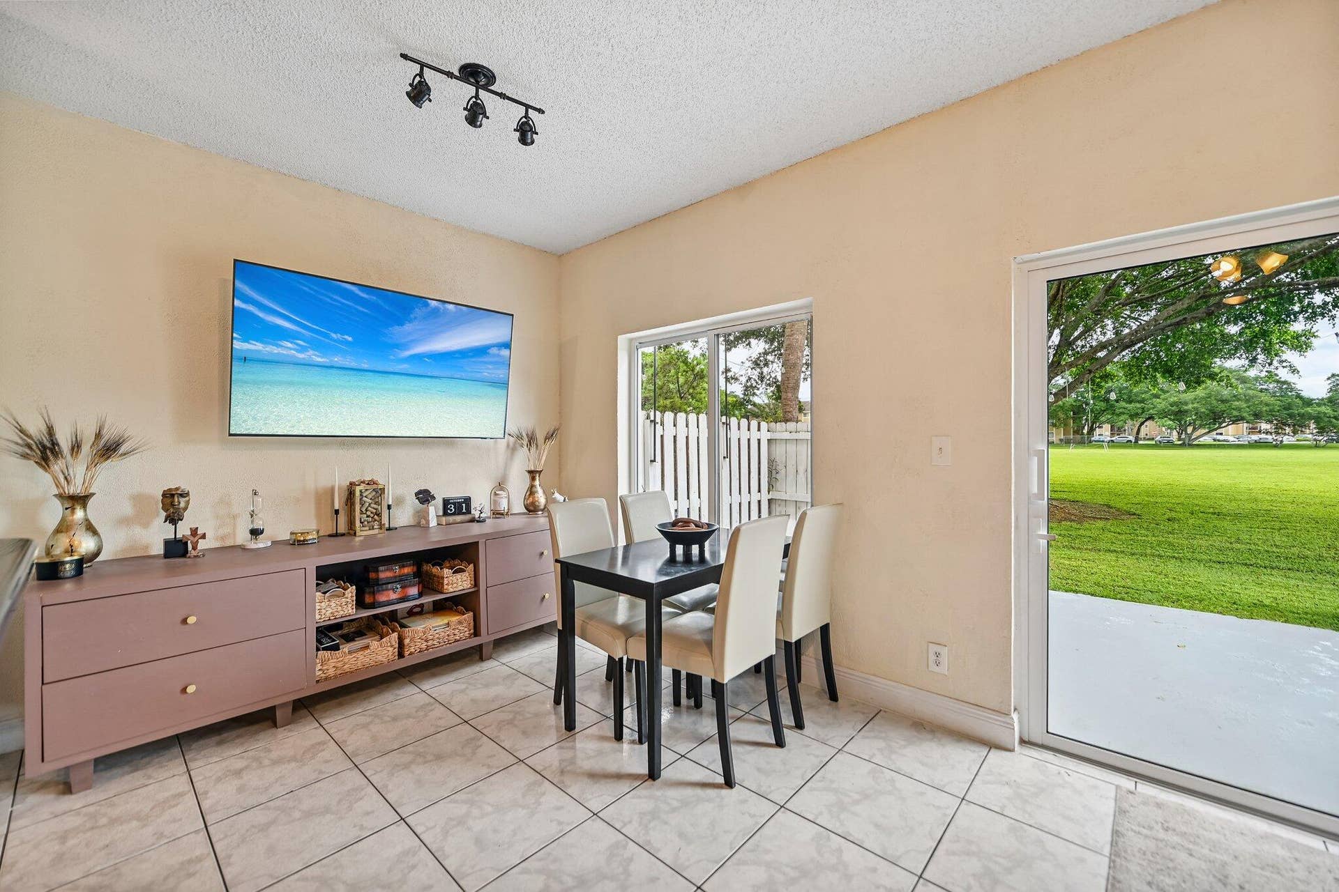 10-web-or-mls-SW 95th Ter-S3009-010r