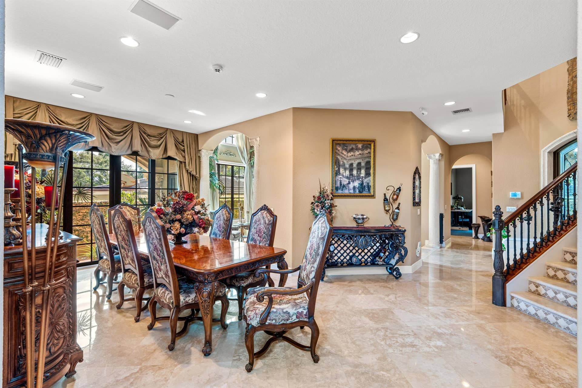 DINING_ROOM_ANGLE_RIGHT