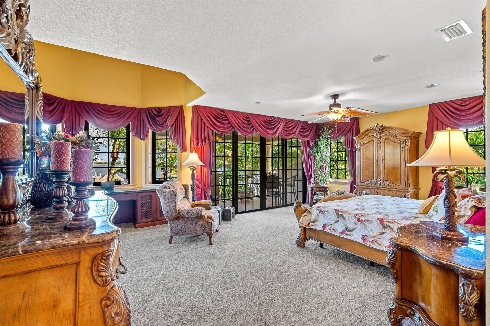 PRIMARY_BEDROOM_ANGLE_RIGHT
