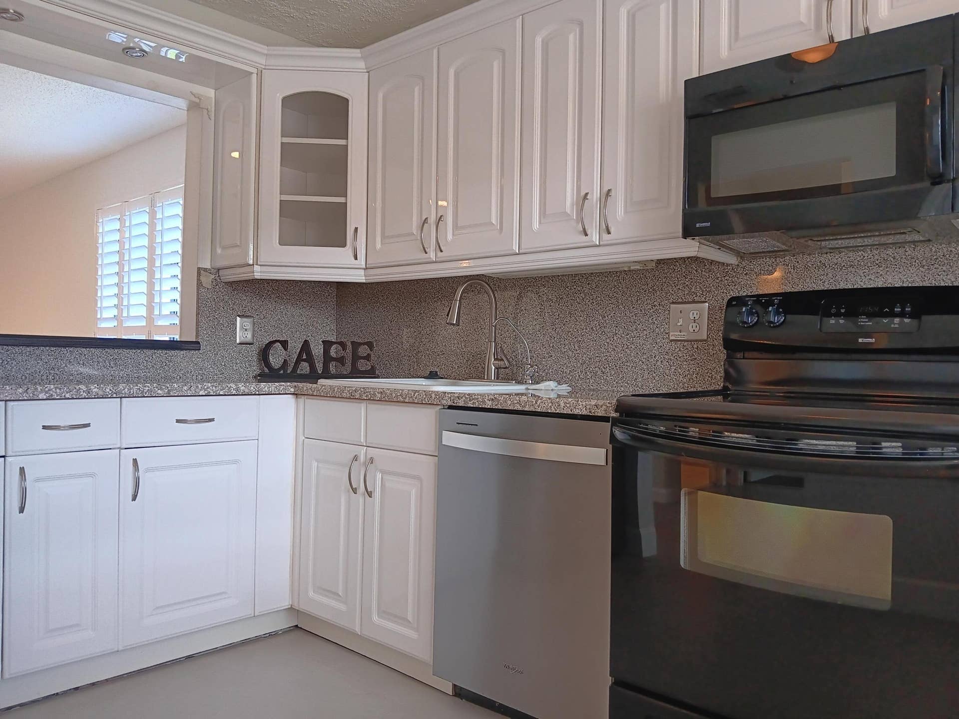 8045 Eastlake Drive, Boca Raton, FL 33433 15