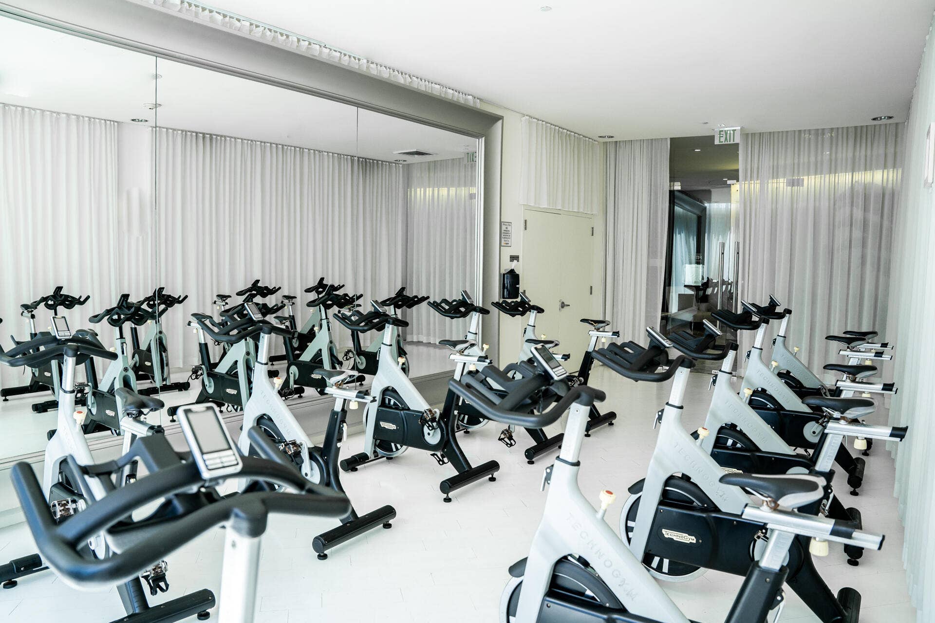 495 BRICKELL Avenue, #811, Miami, FL 33131 DSC03484
