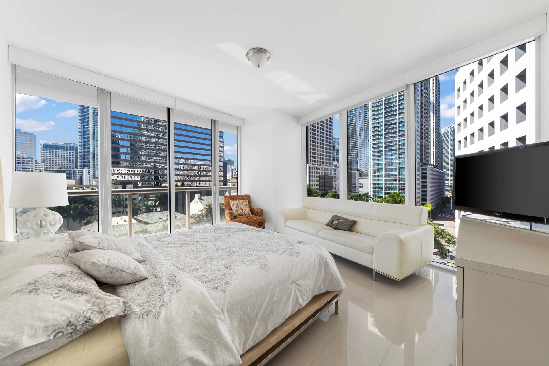 495 BRICKELL Avenue, #811, Miami, FL 33131 Master bedroom