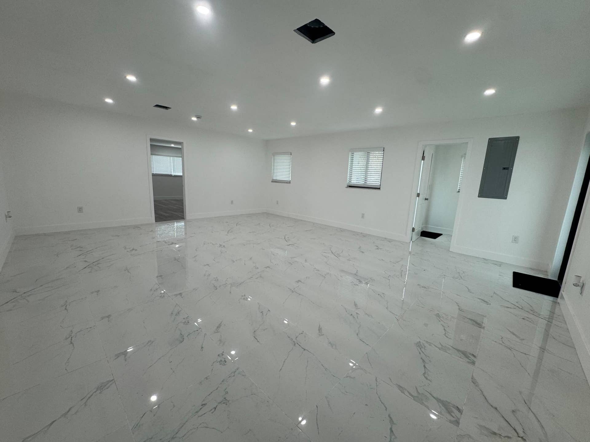 1031 NW 10TH Avenue, Fort Lauderdale, FL 33311 10