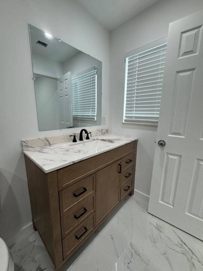 1031 NW 10TH Avenue, Fort Lauderdale, FL 33311 02