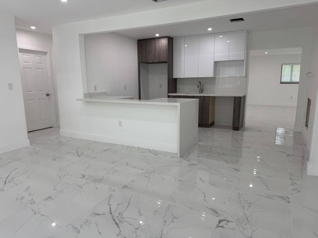 1031 NW 10TH Avenue, Fort Lauderdale, FL 33311 03
