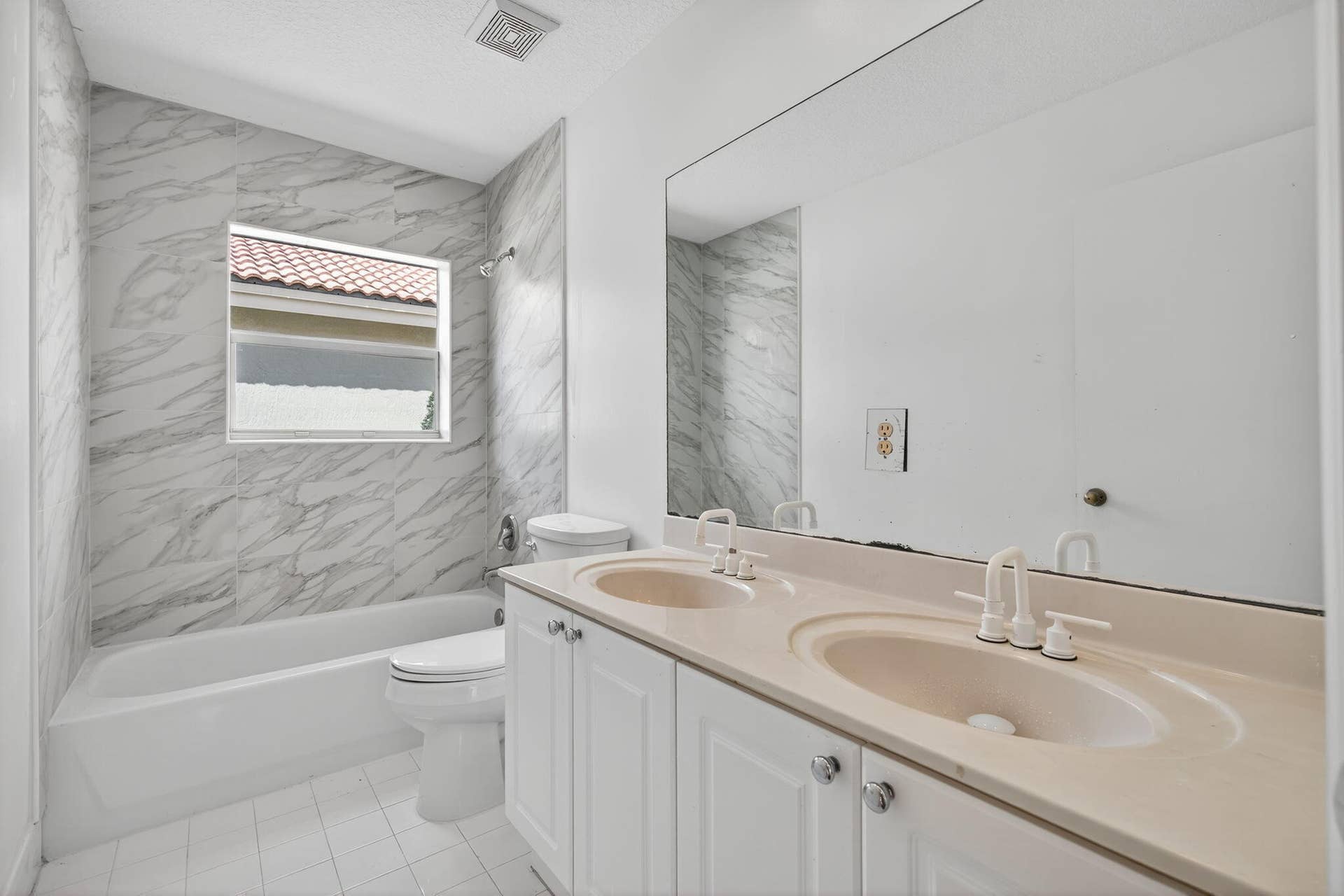 4083 LAKE TAHOE Circle, West Palm Beach, FL 33409 20251-