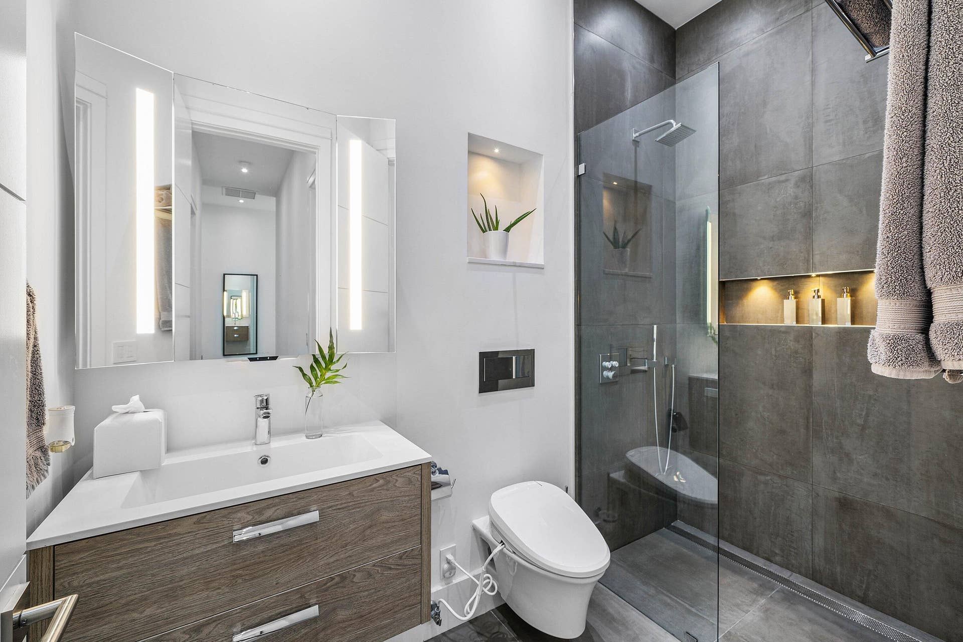 1275 N SWINTON Avenue, Delray Beach, FL 33444 046-1275NorthSwintonAvenue-DelrayBeach-F