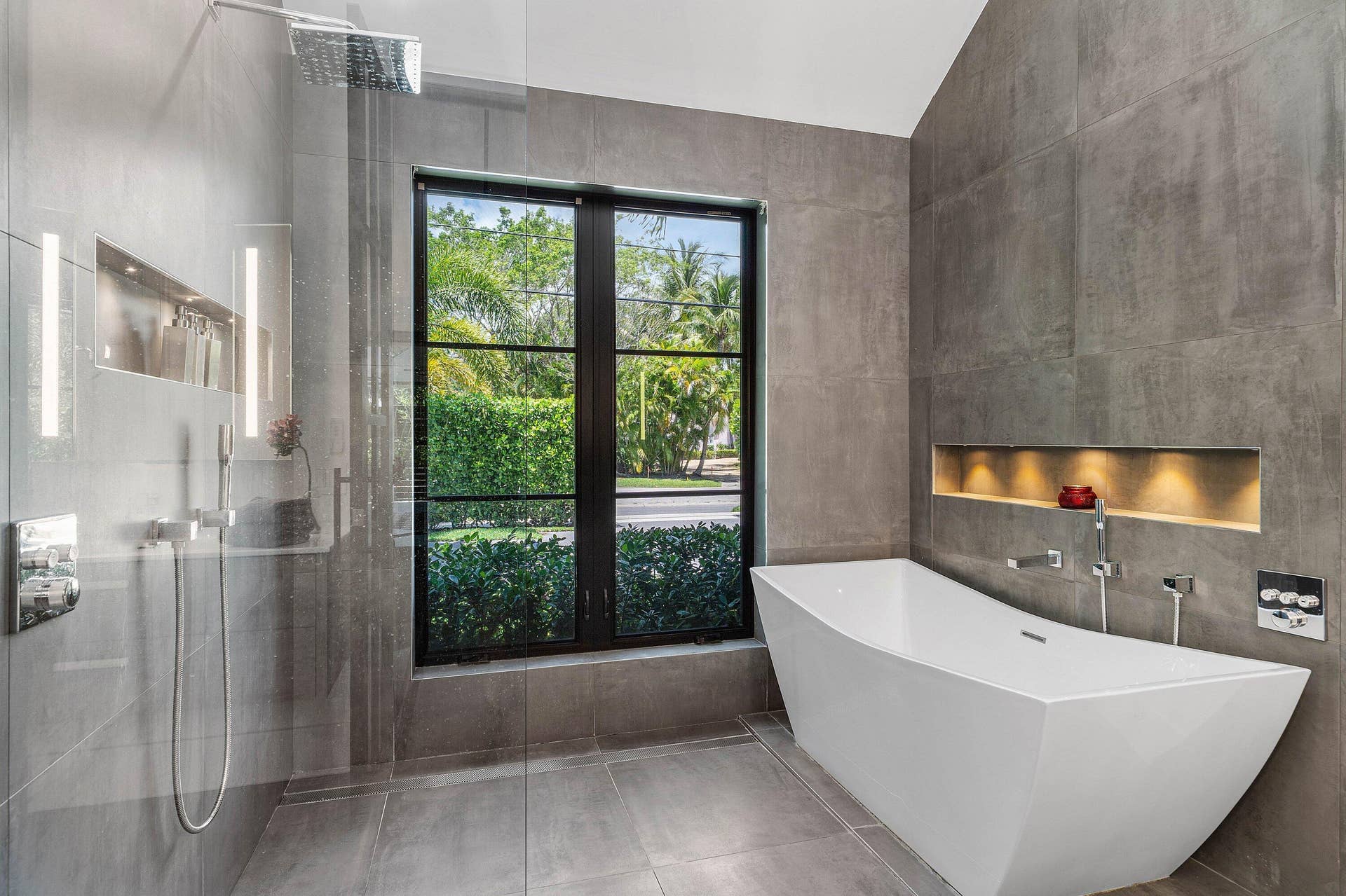 1275 N SWINTON Avenue, Delray Beach, FL 33444 036-1275NorthSwintonAvenue-DelrayBeach-F