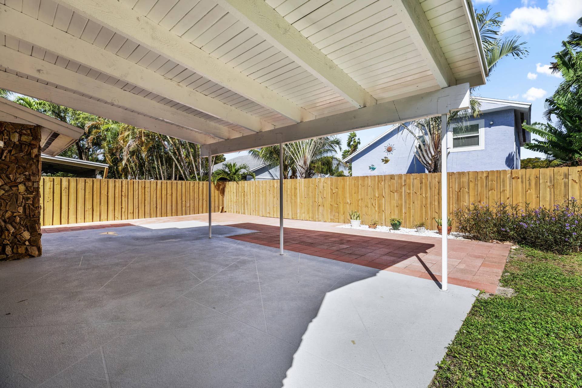 2552 Ella Street, Delray Beach, FL 33444 Covered patio