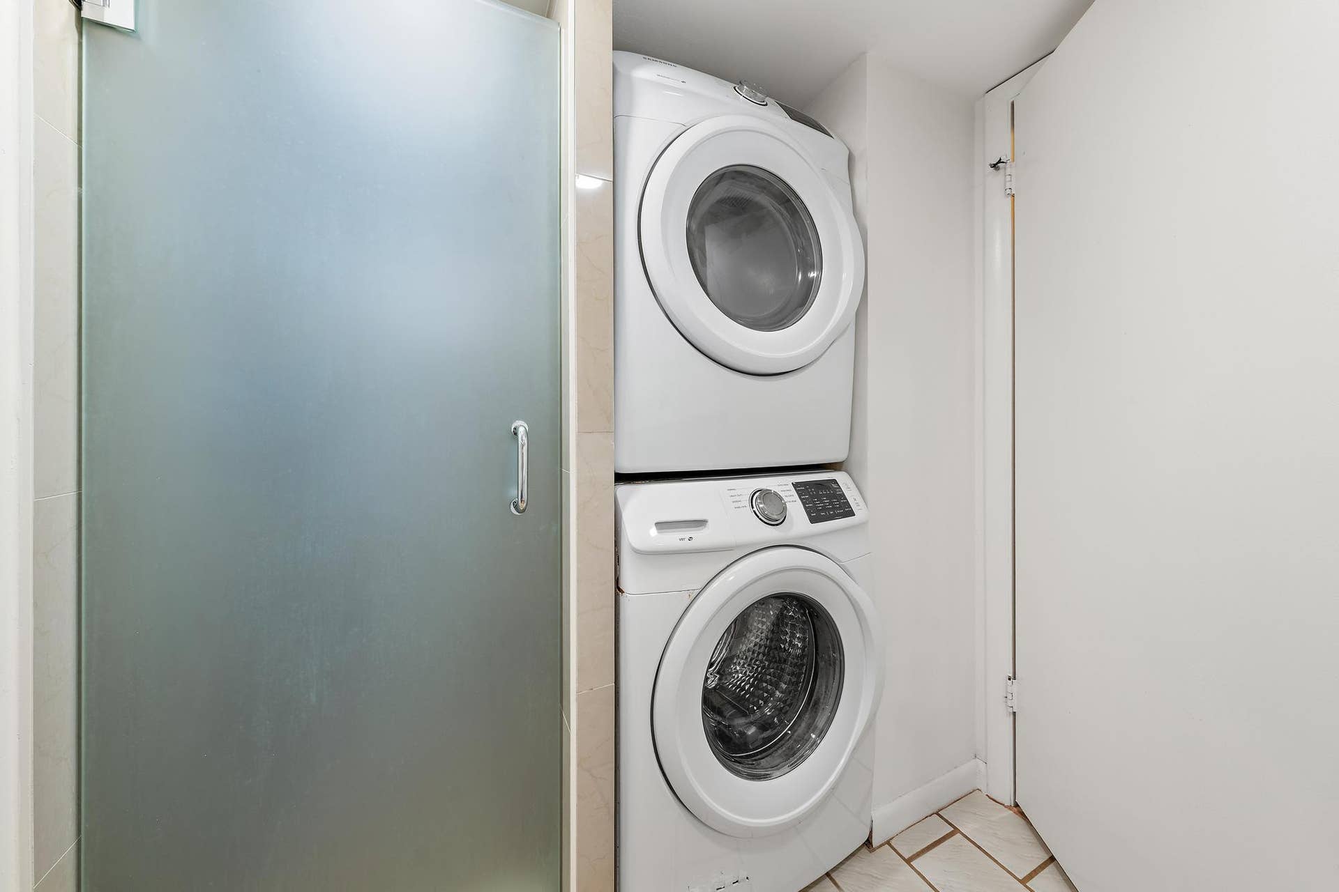 17050 Traverse Circle, Jupiter, FL 33477 4 bath w laundry