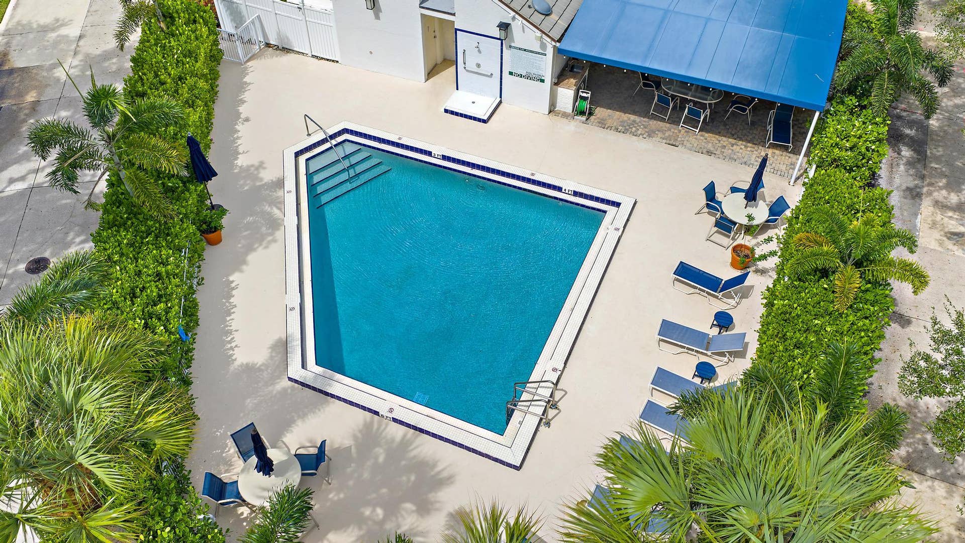 17050 Traverse Circle, Jupiter, FL 33477 Community pool