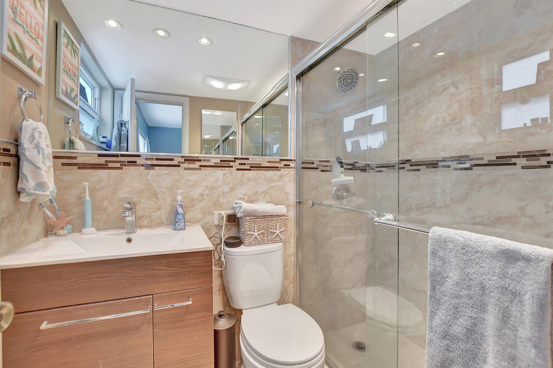 745 SE 19TH Avenue, #124, Deerfield Beach, FL 33441 Primary bathroom