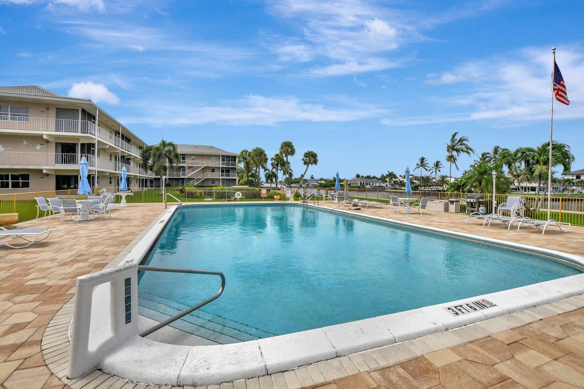 745 SE 19TH Avenue, #124, Deerfield Beach, FL 33441 Pool