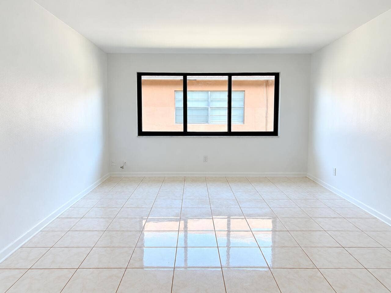 305 SE 9TH Avenue, #15, Pompano Beach, FL 33060 DE2252DE-FAD4-4695-9ECF-F91A47C62DD8